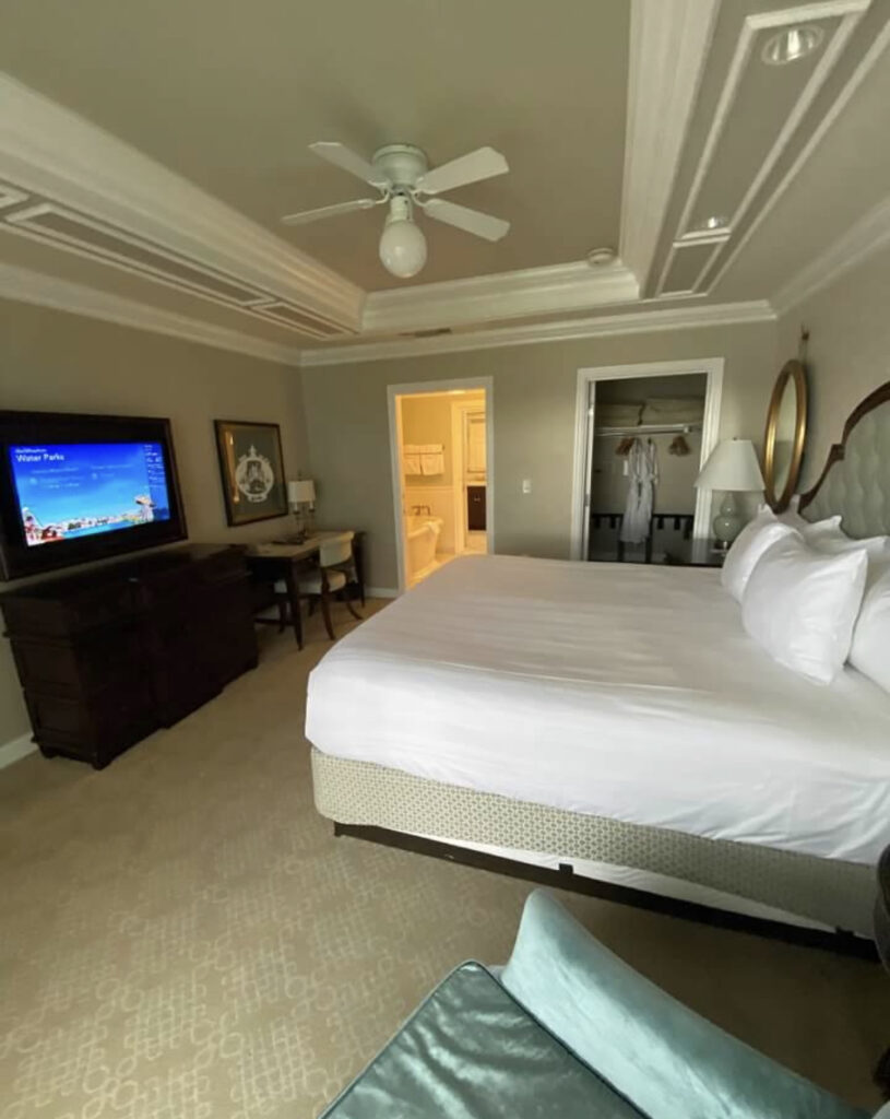 disney's grand floridian resort villa bedroom