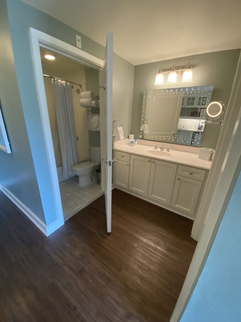 Boardwalk Villas Studio Room bathroom